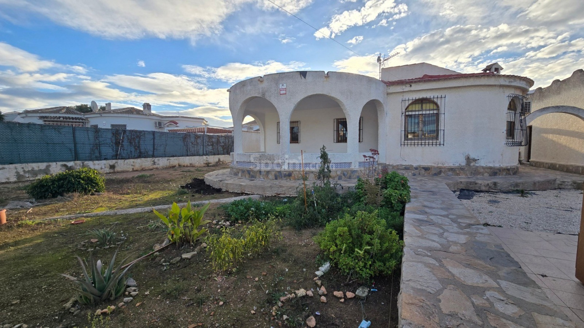 Resale - Villa -
TORREVIEJA - El Chaparal