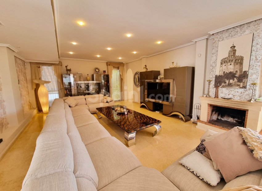 Resale - Villa -
Torrevieja - La Mata