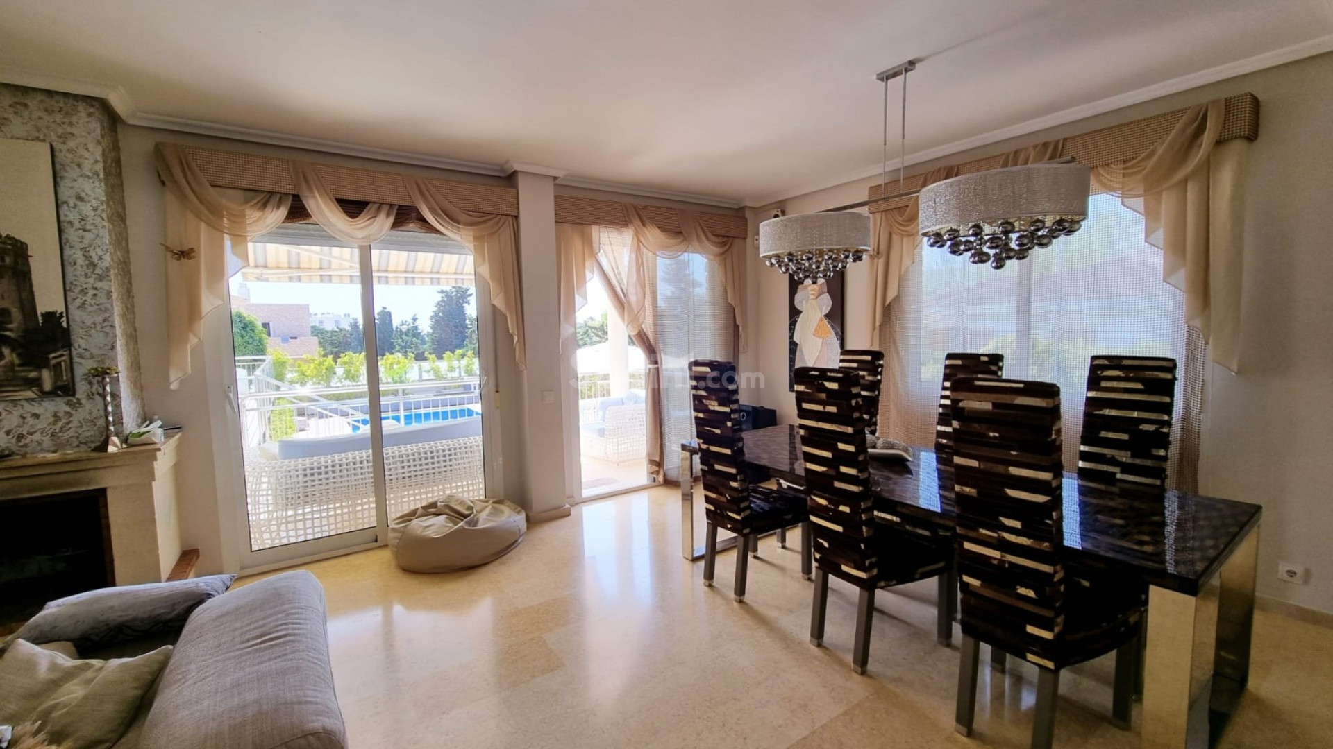 Resale - Villa -
Torrevieja - La Mata