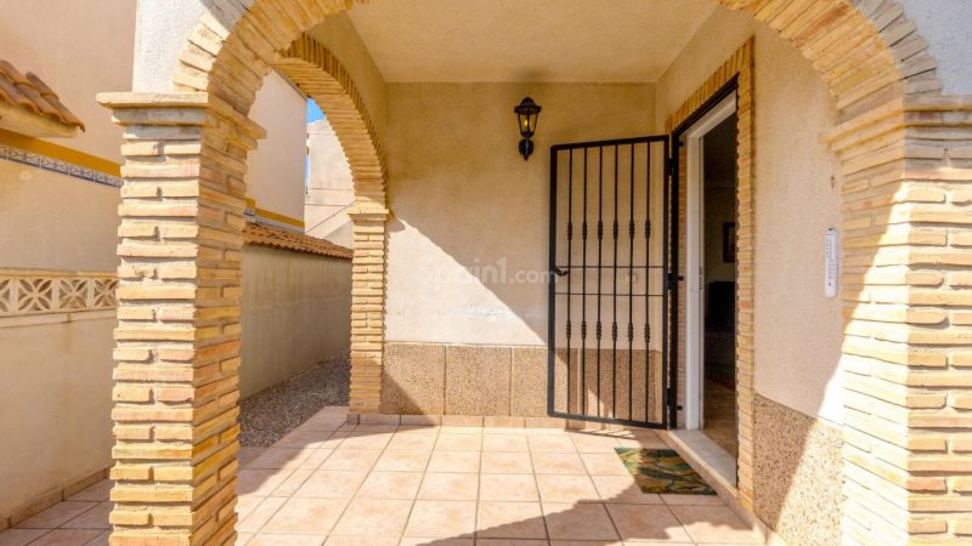 Resale - Villa -
Torrevieja - La Rosaleda
