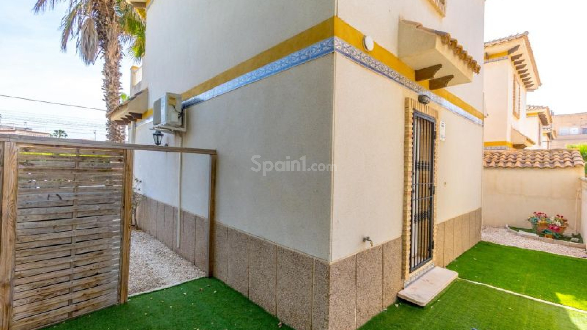 Resale - Villa -
Torrevieja - La Rosaleda
