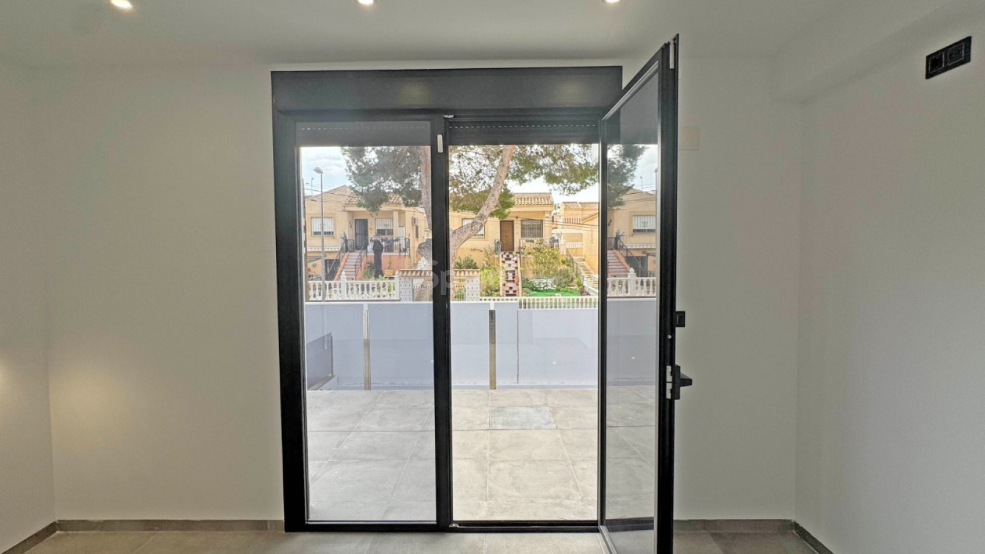 Resale - Villa -
Torrevieja - Los Balcones