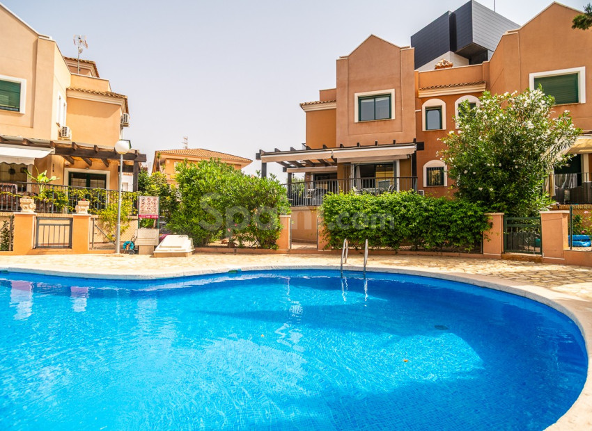 Resale - Villa -
TORREVIEJA - Los Balcones