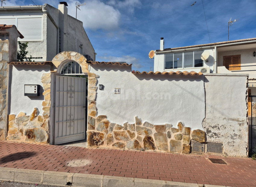 Resale - Villa -
TORREVIEJA - Los Balcones