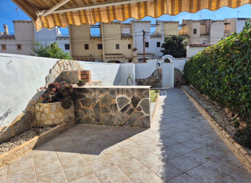 Resale - Villa -
TORREVIEJA - Los Balcones