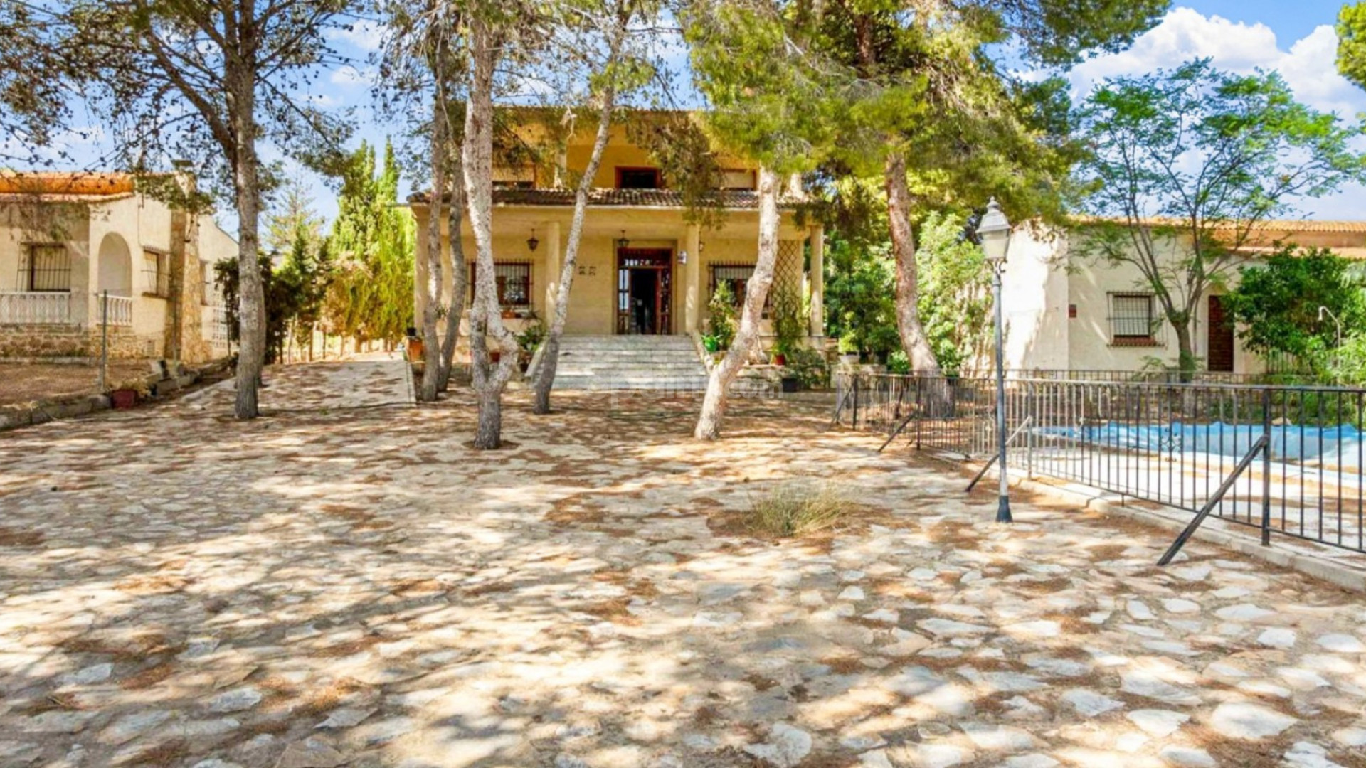 Resale - Villa -
Torrevieja - Los Balcones