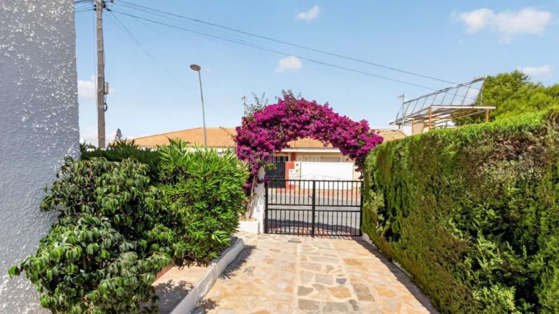 Resale - Villa -
Torrevieja - Los Balcones