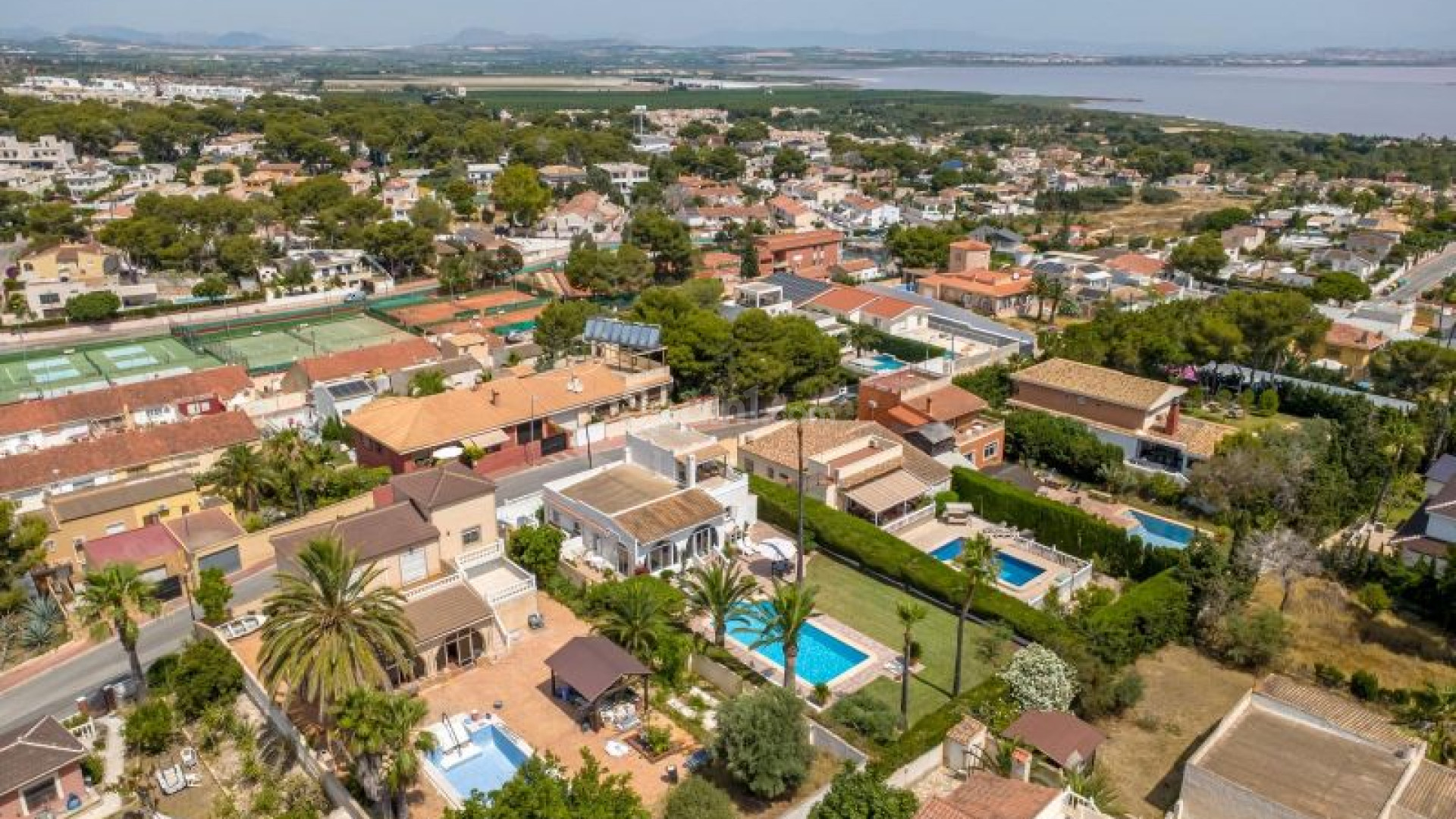 Resale - Villa -
Torrevieja - Los Balcones