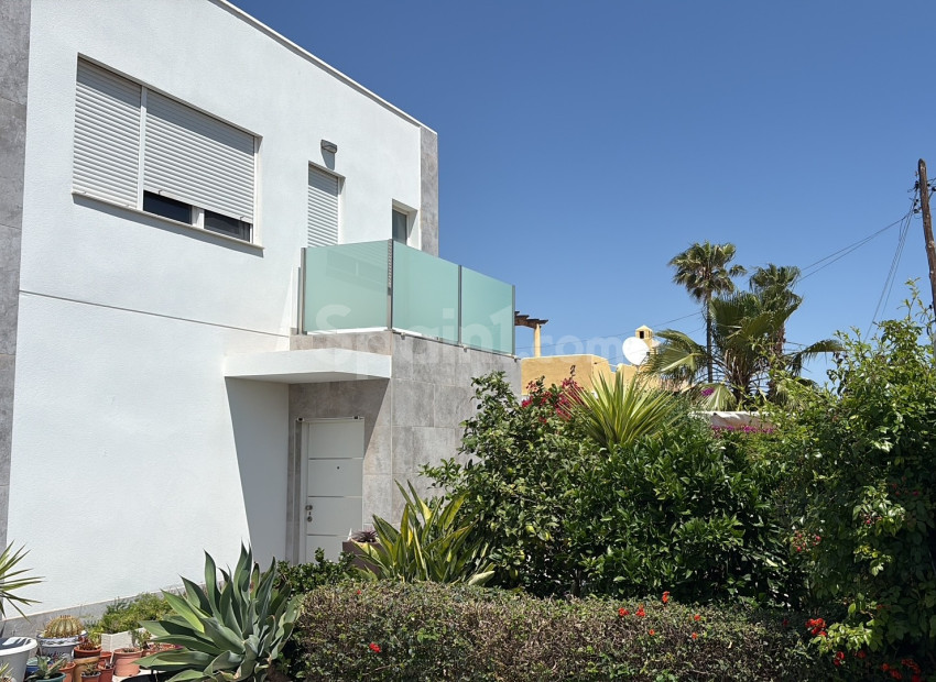 Resale - Villa -
TORREVIEJA - Torreta - Florida