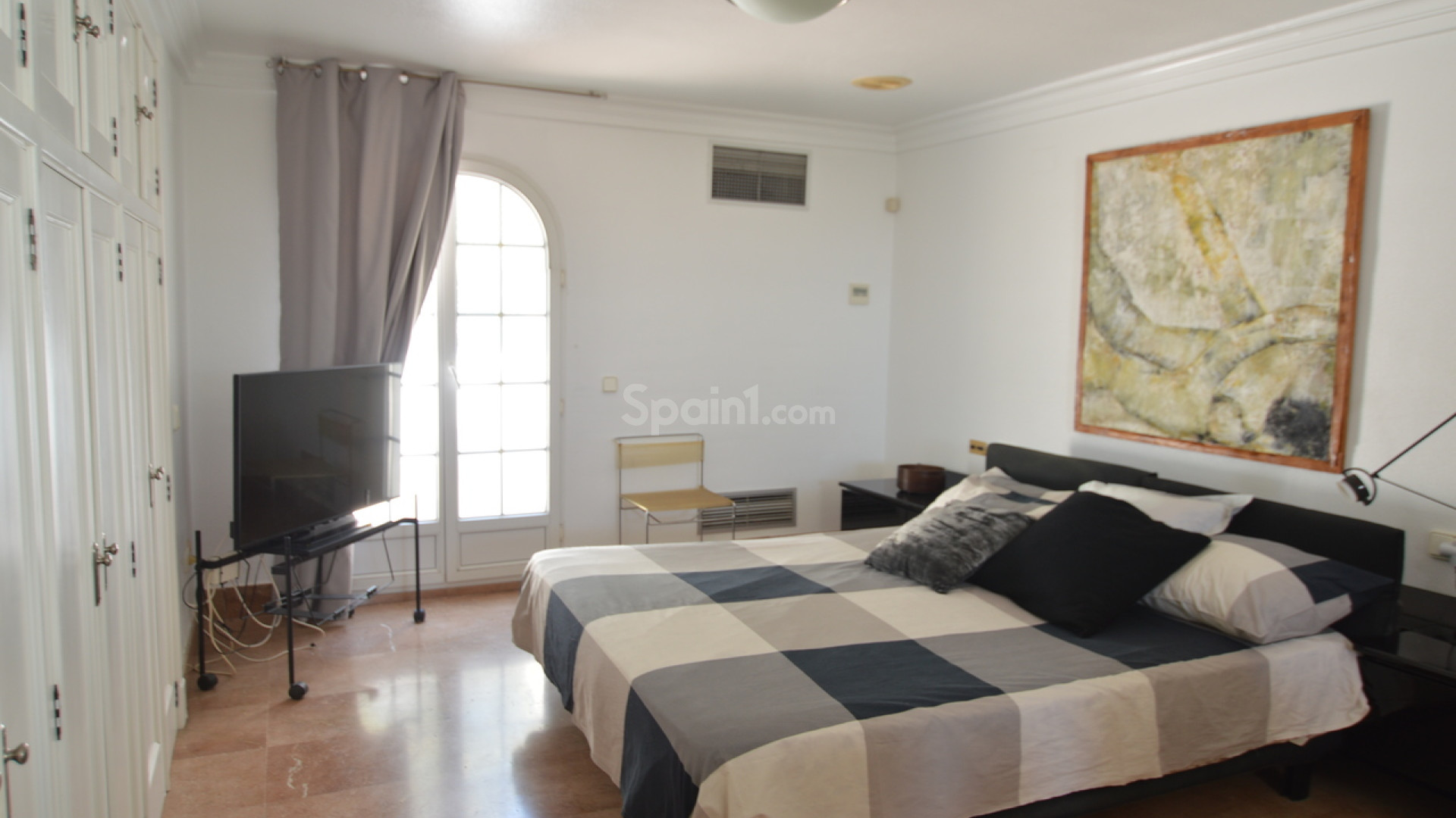 Resale - Villa -
Torrevieja