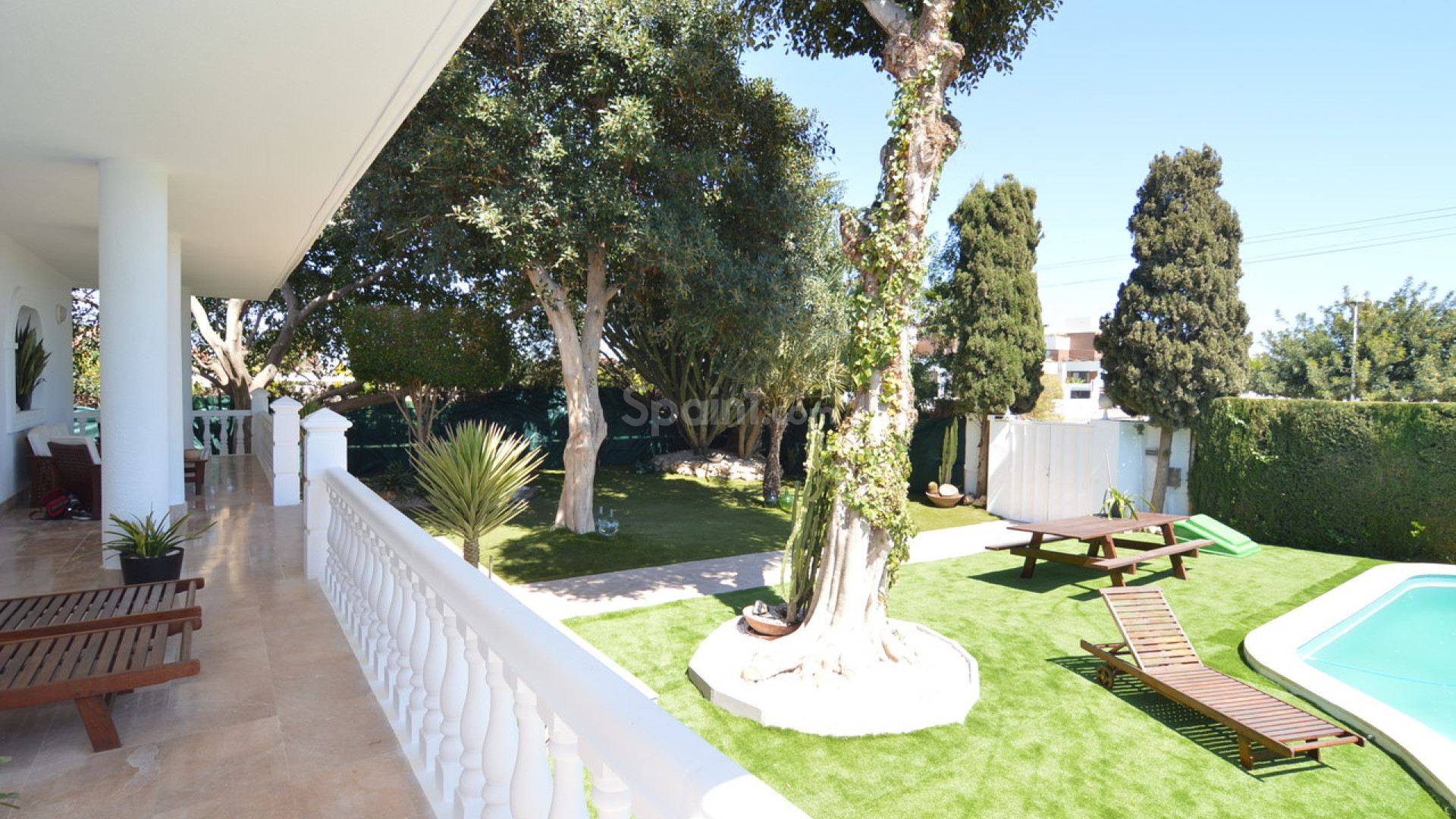 Resale - Villa -
Torrevieja