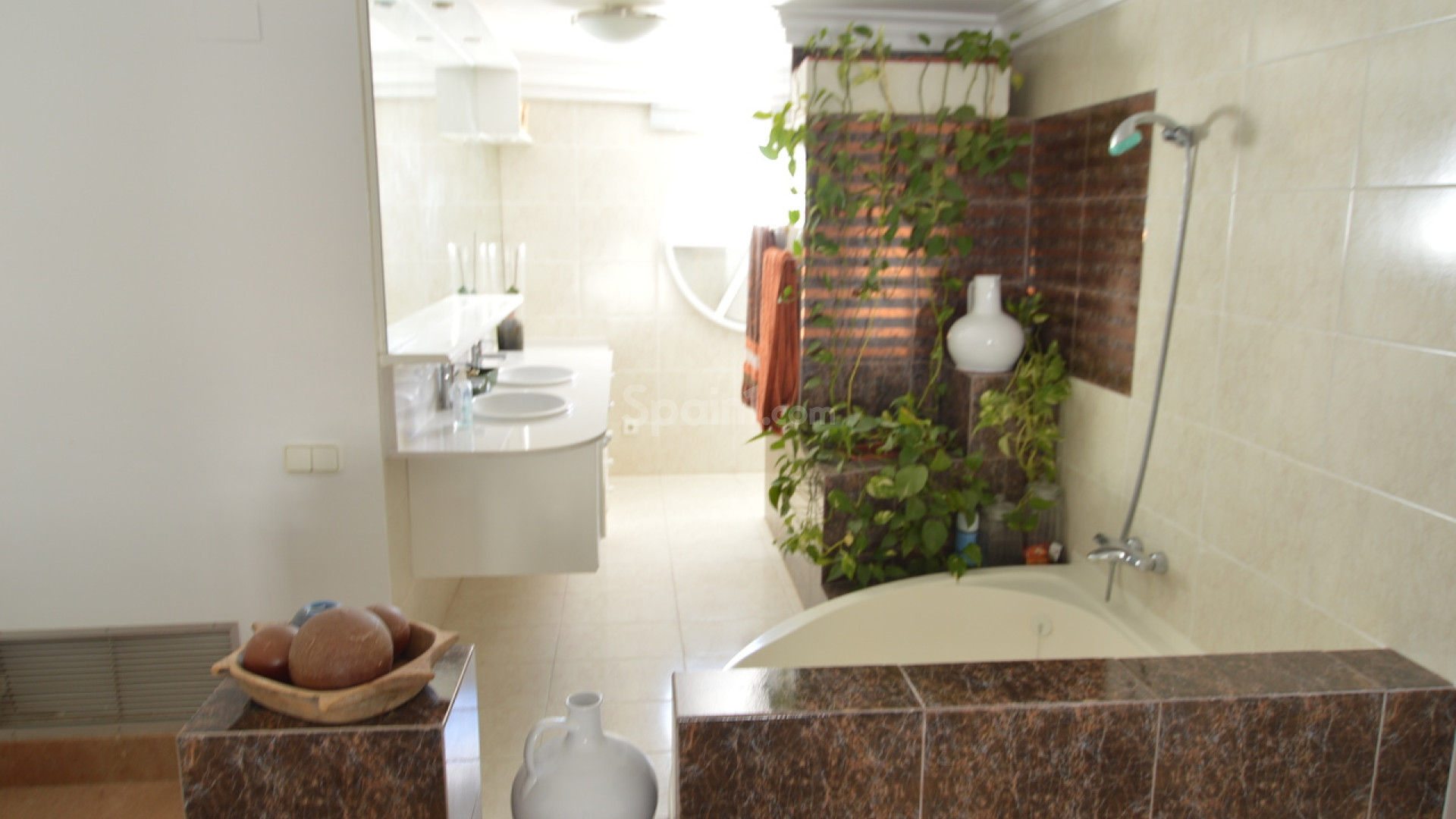 Resale - Villa -
Torrevieja