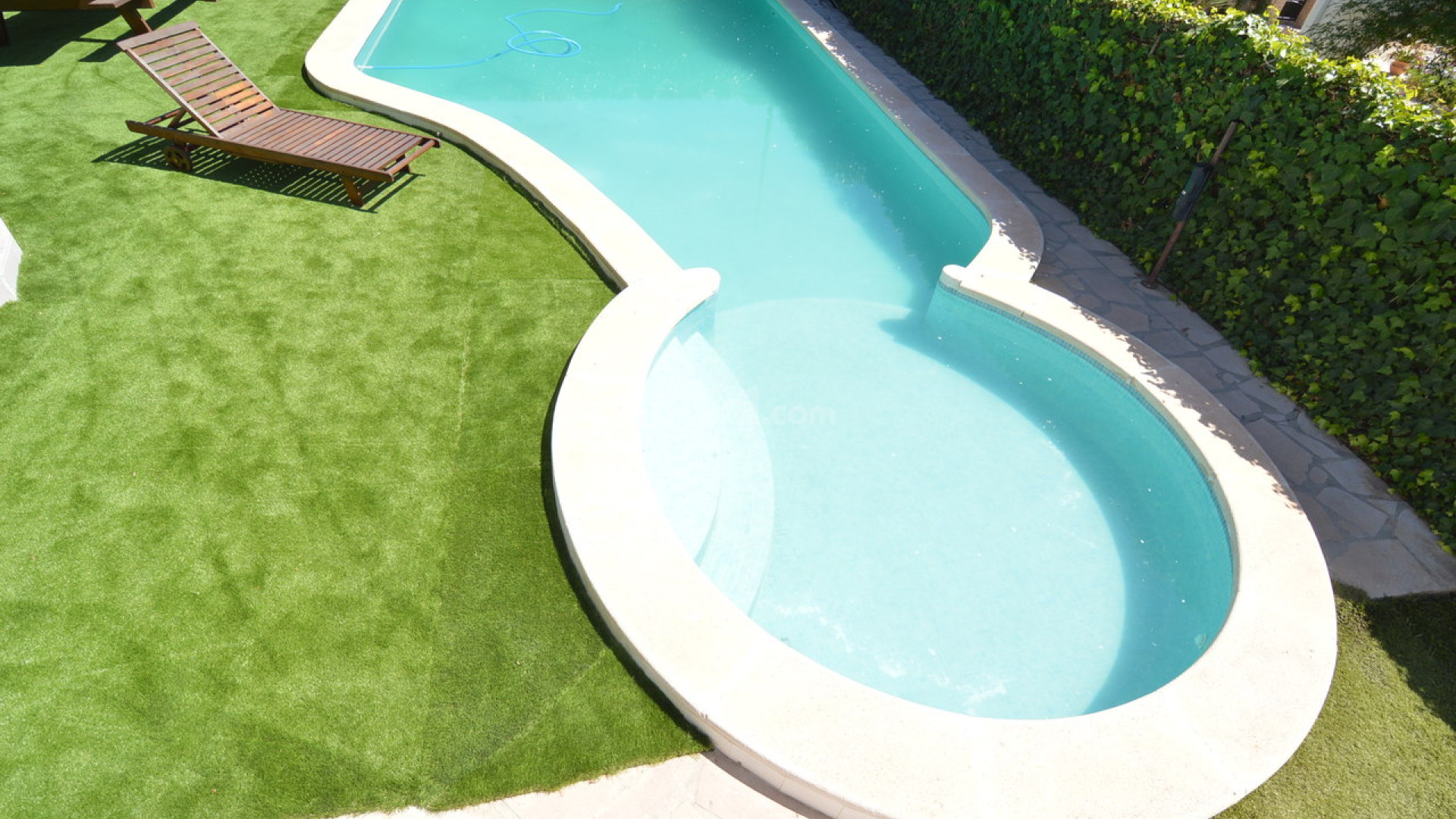 Resale - Villa -
Torrevieja