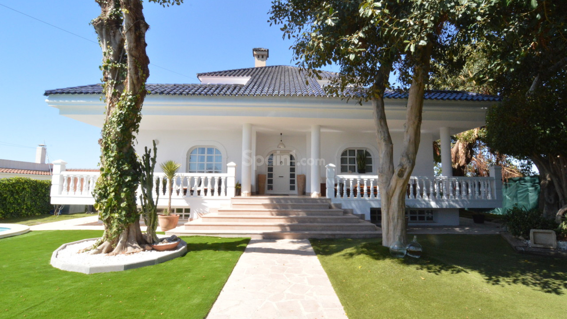 Resale - Villa -
Torrevieja