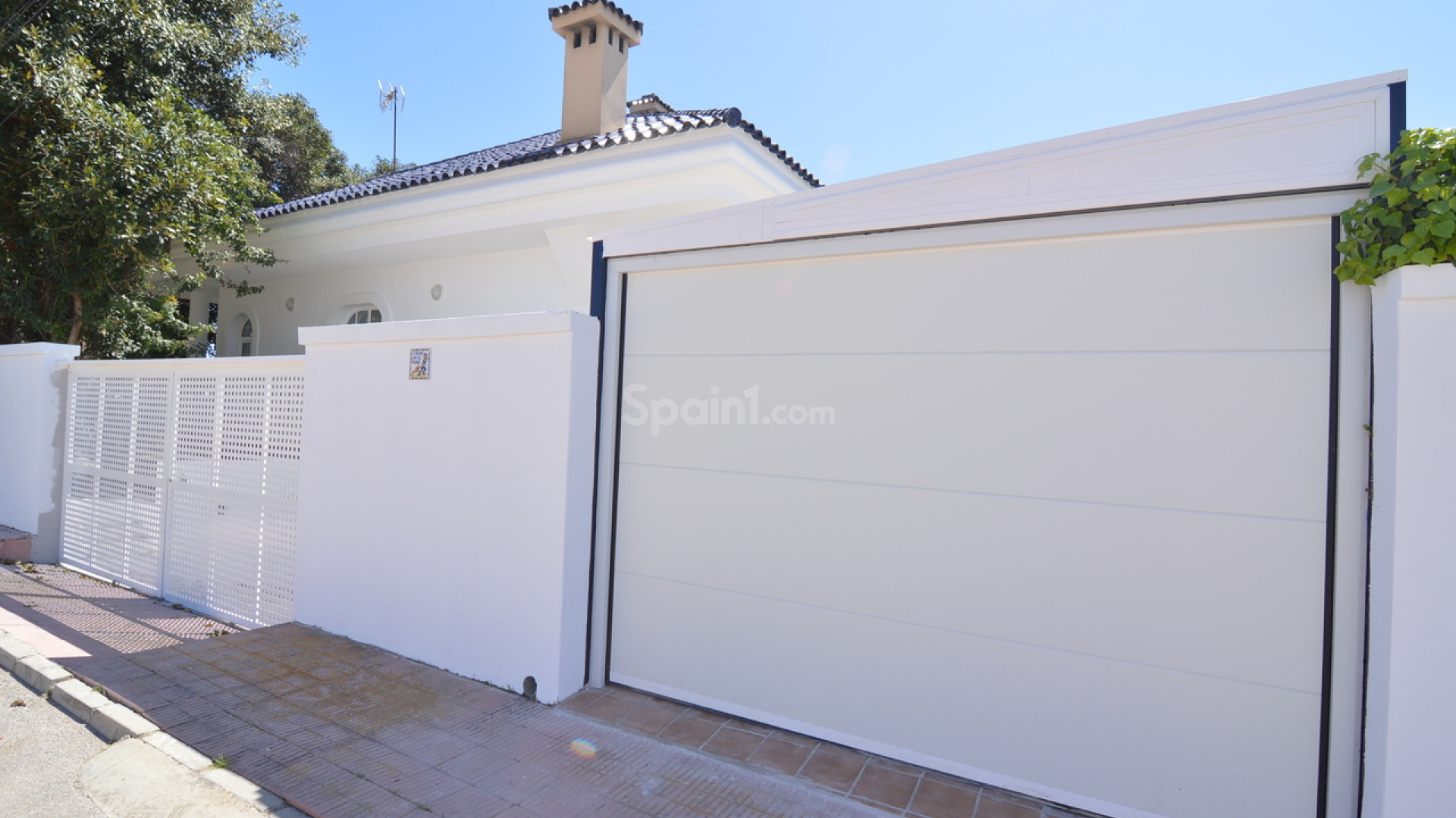 Resale - Villa -
Torrevieja