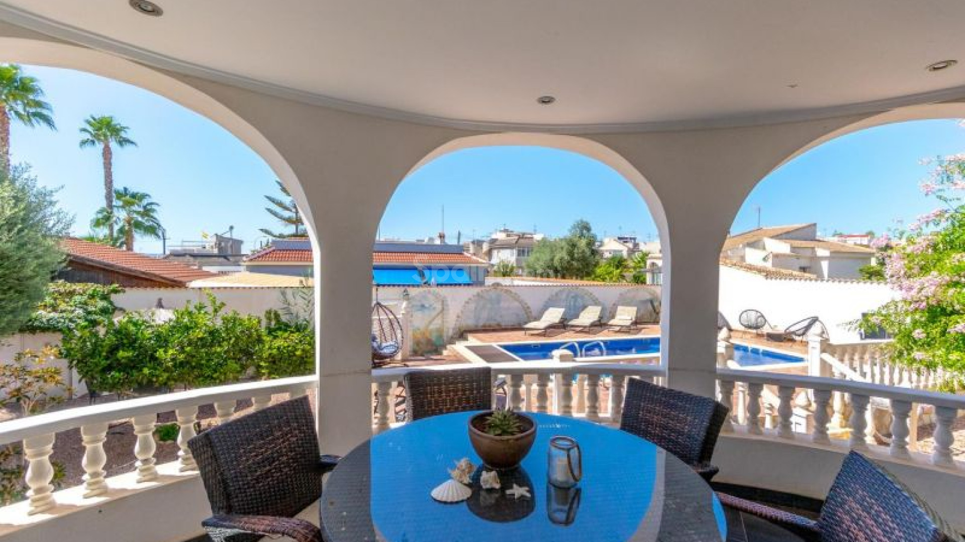 Resale - Villa -
Torrevieja
