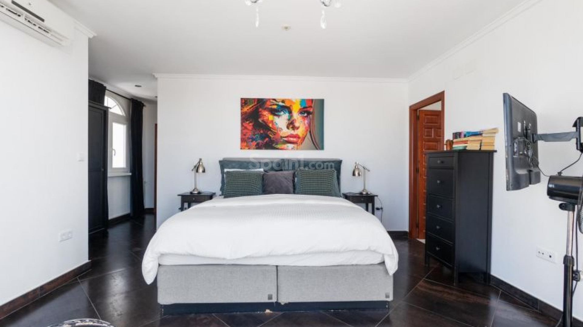 Resale - Villa -
Torrevieja