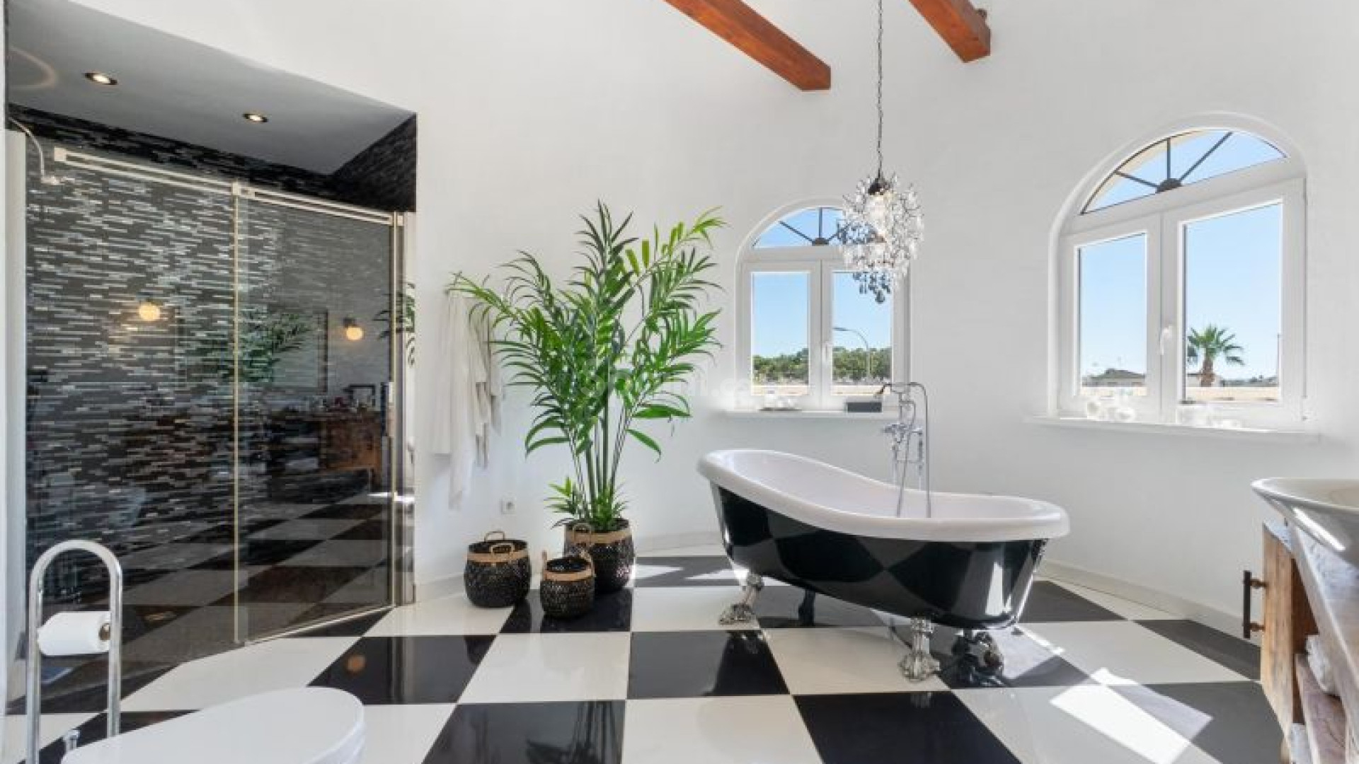 Resale - Villa -
Torrevieja