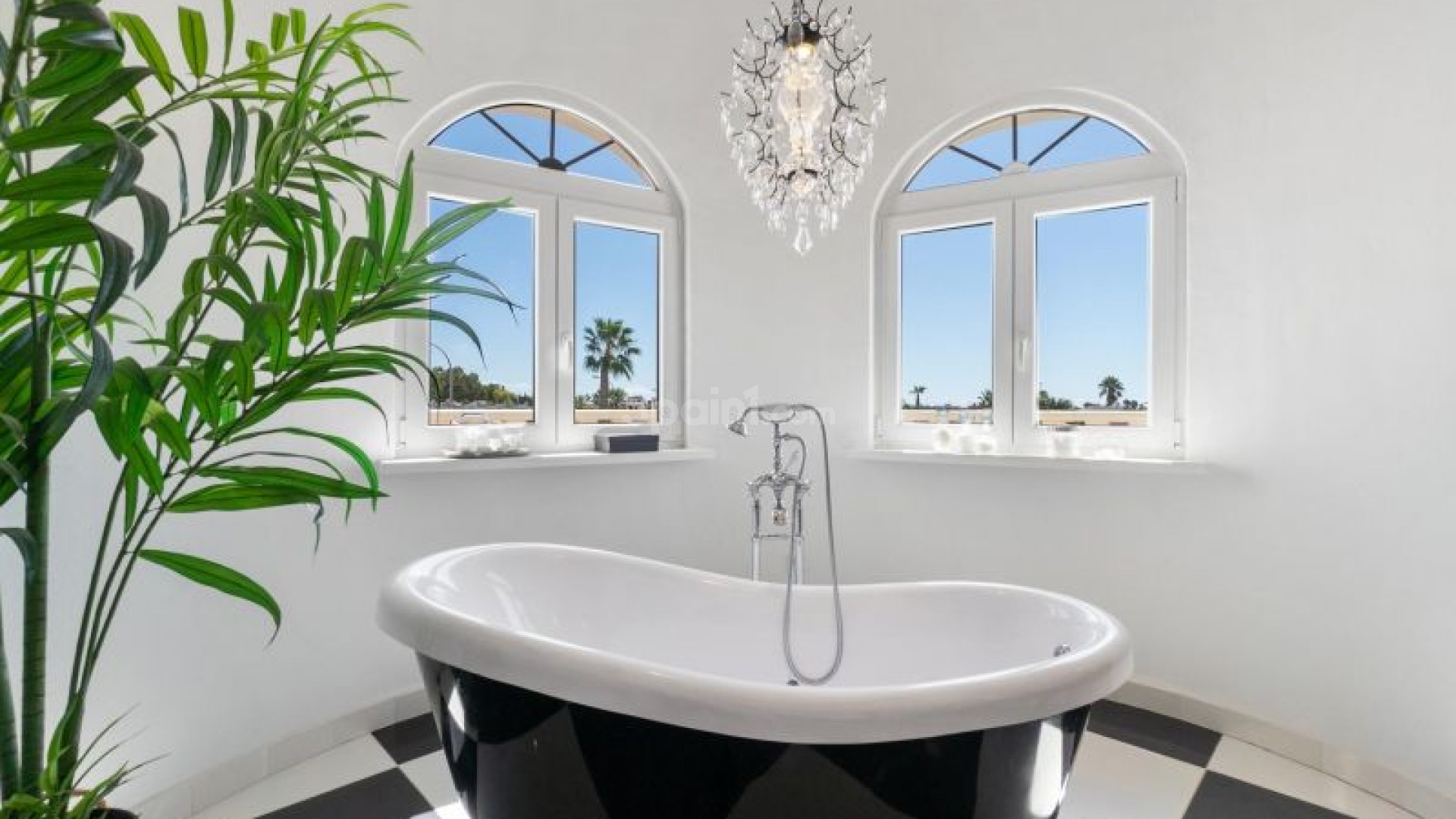 Resale - Villa -
Torrevieja