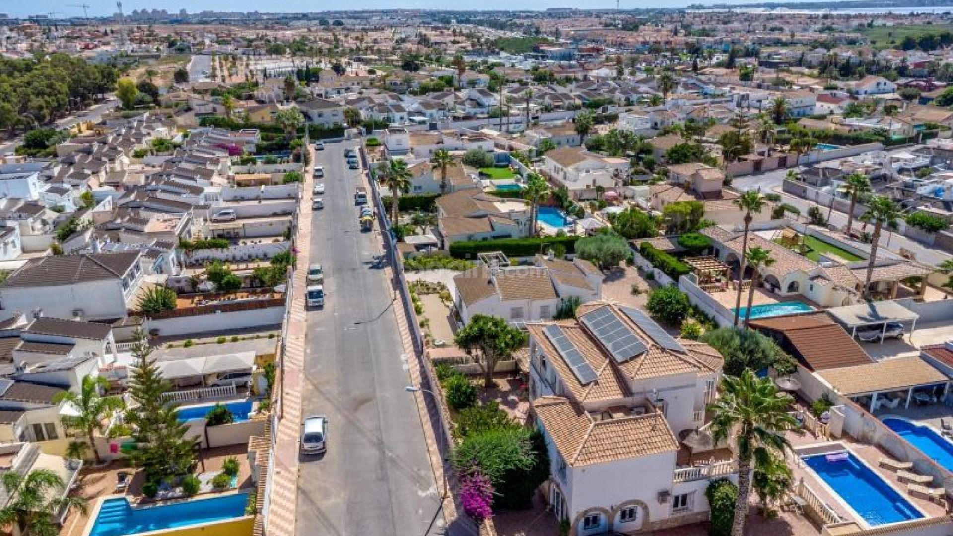 Resale - Villa -
Torrevieja