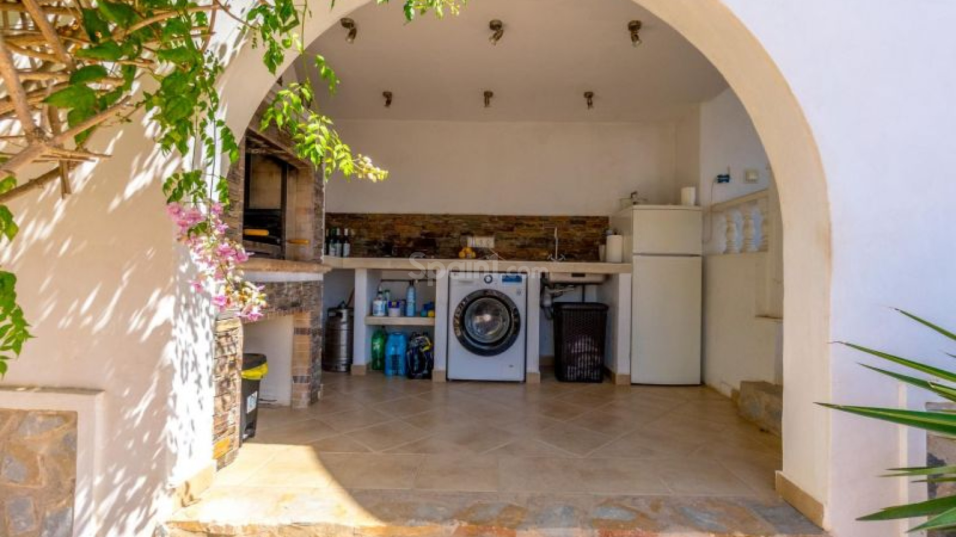 Resale - Villa -
Torrevieja