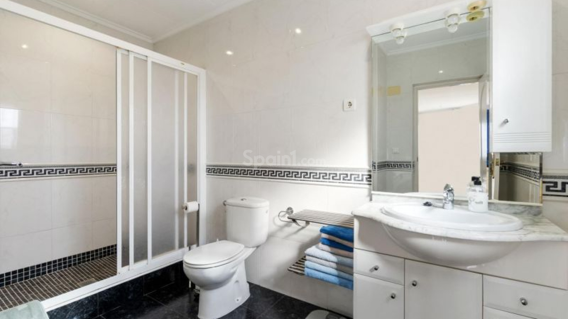 Resale - Villa -
Torrevieja