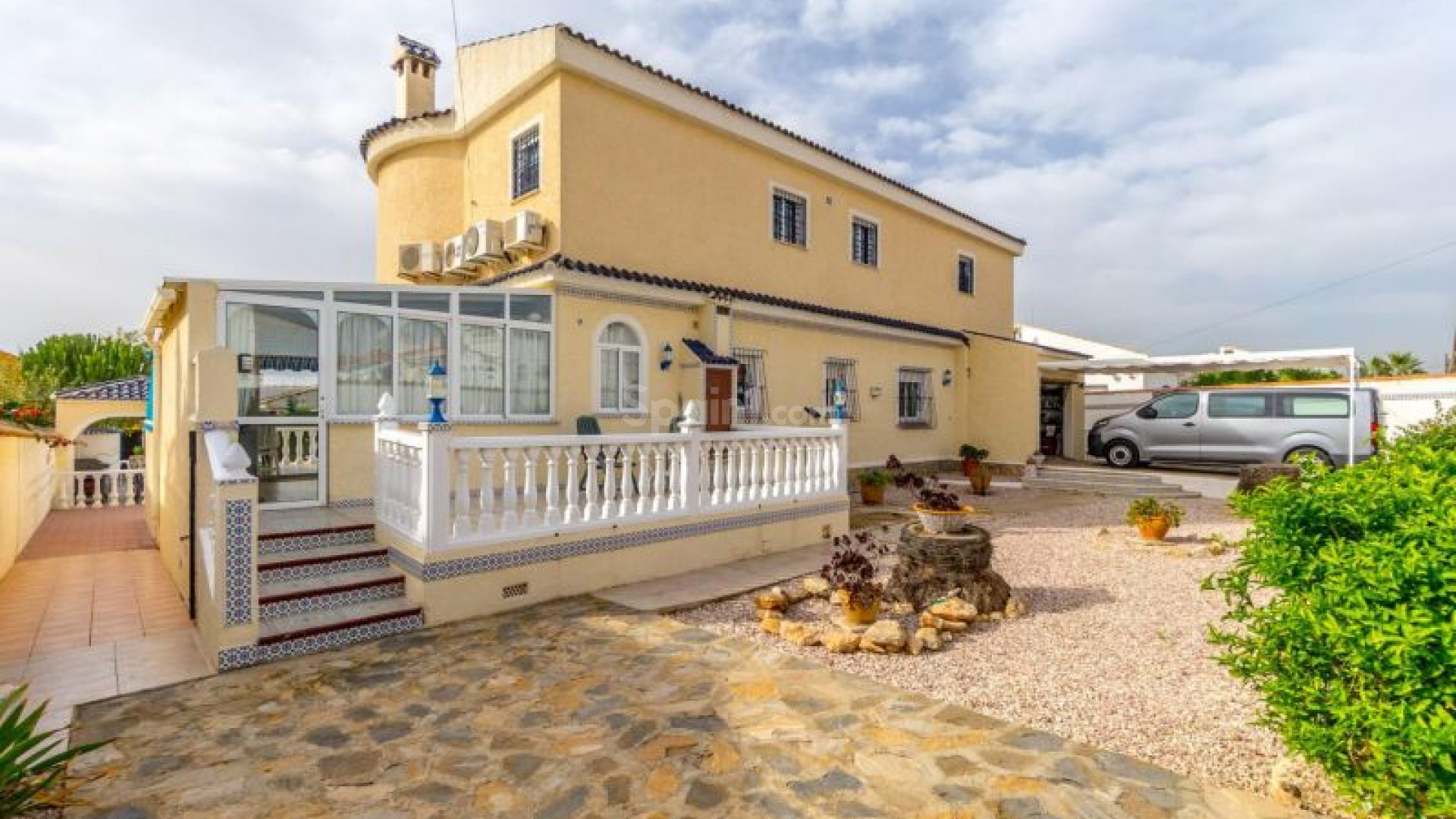 Resale - Villa -
Torrevieja