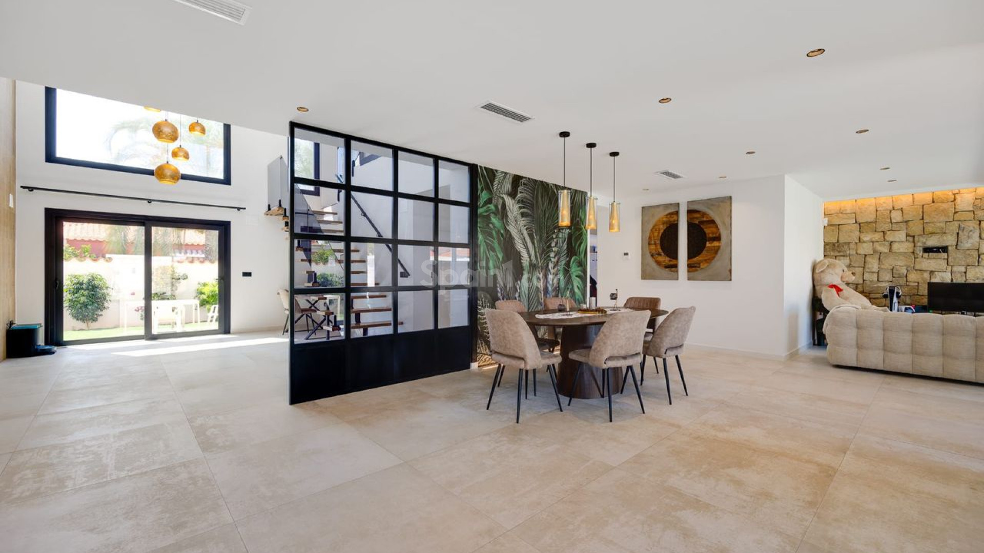 Resale - Villa -
Torrevieja