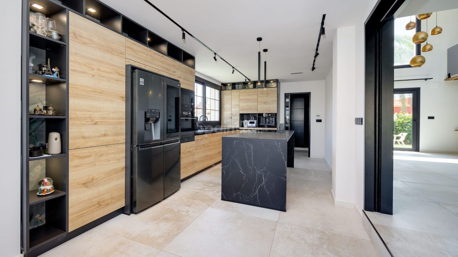 Resale - Villa -
Torrevieja