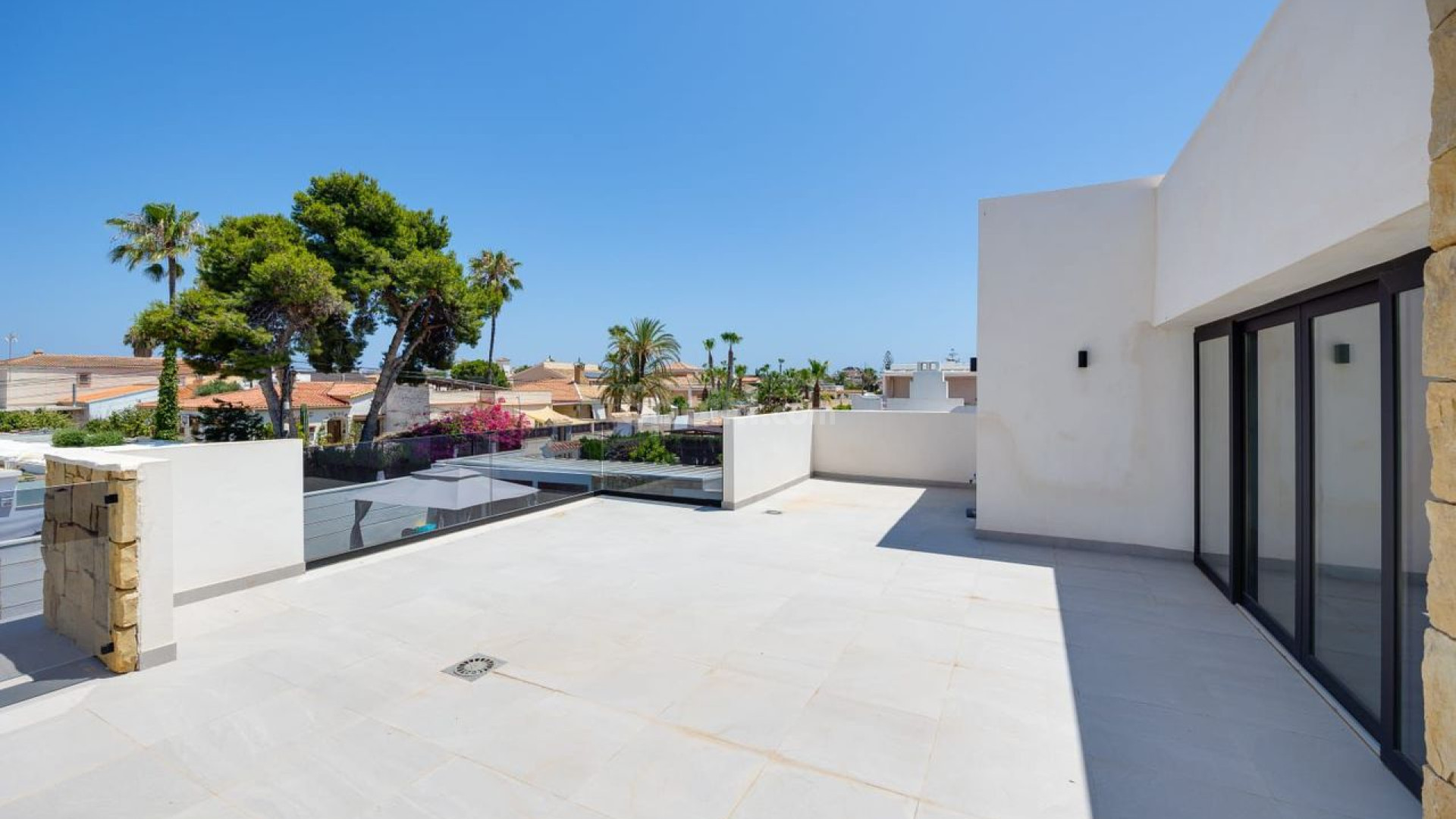 Resale - Villa -
Torrevieja