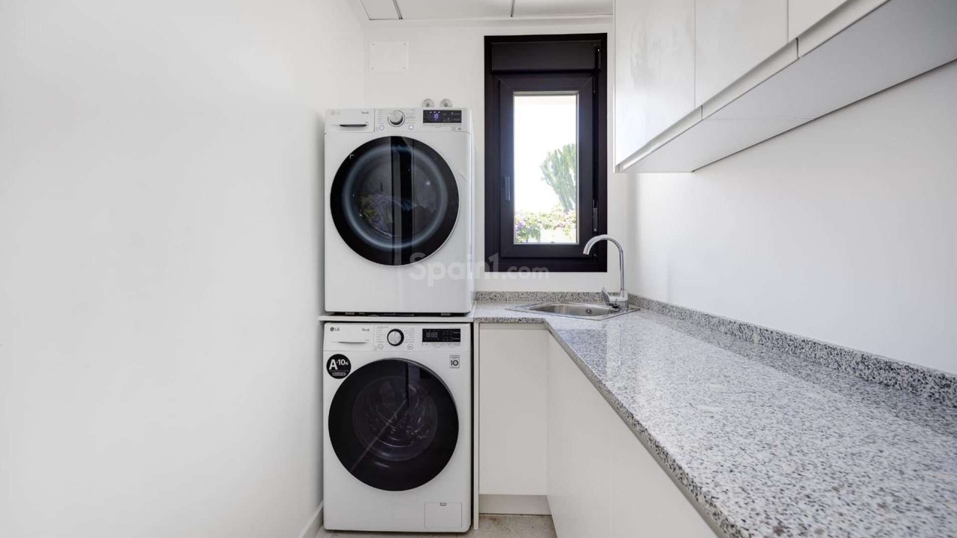 Resale - Villa -
Torrevieja