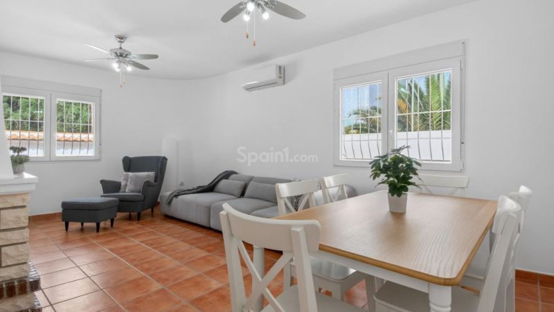 Resale - Villa -
Torrevieja