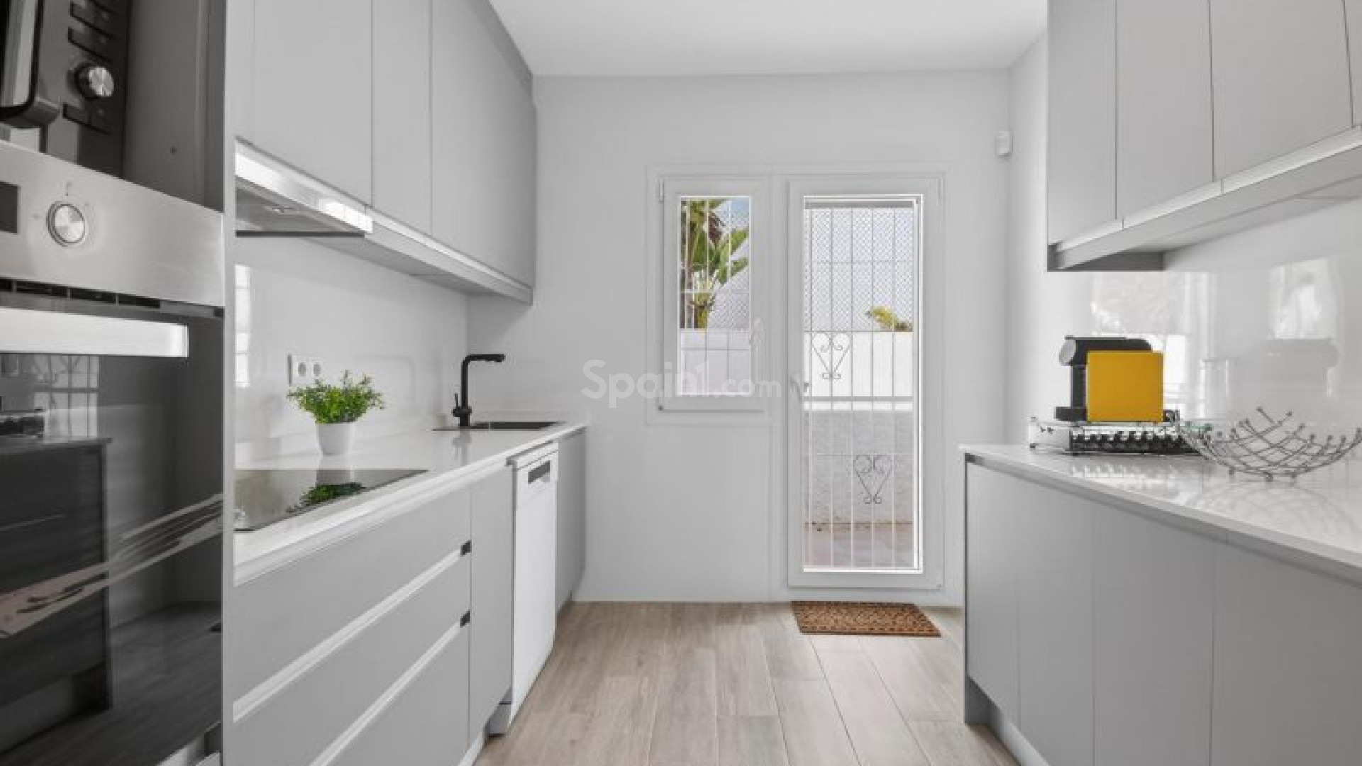 Resale - Villa -
Torrevieja