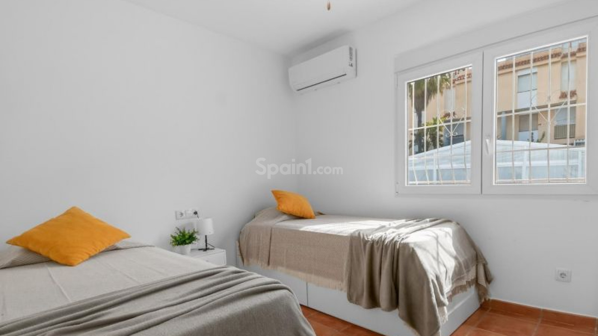 Resale - Villa -
Torrevieja