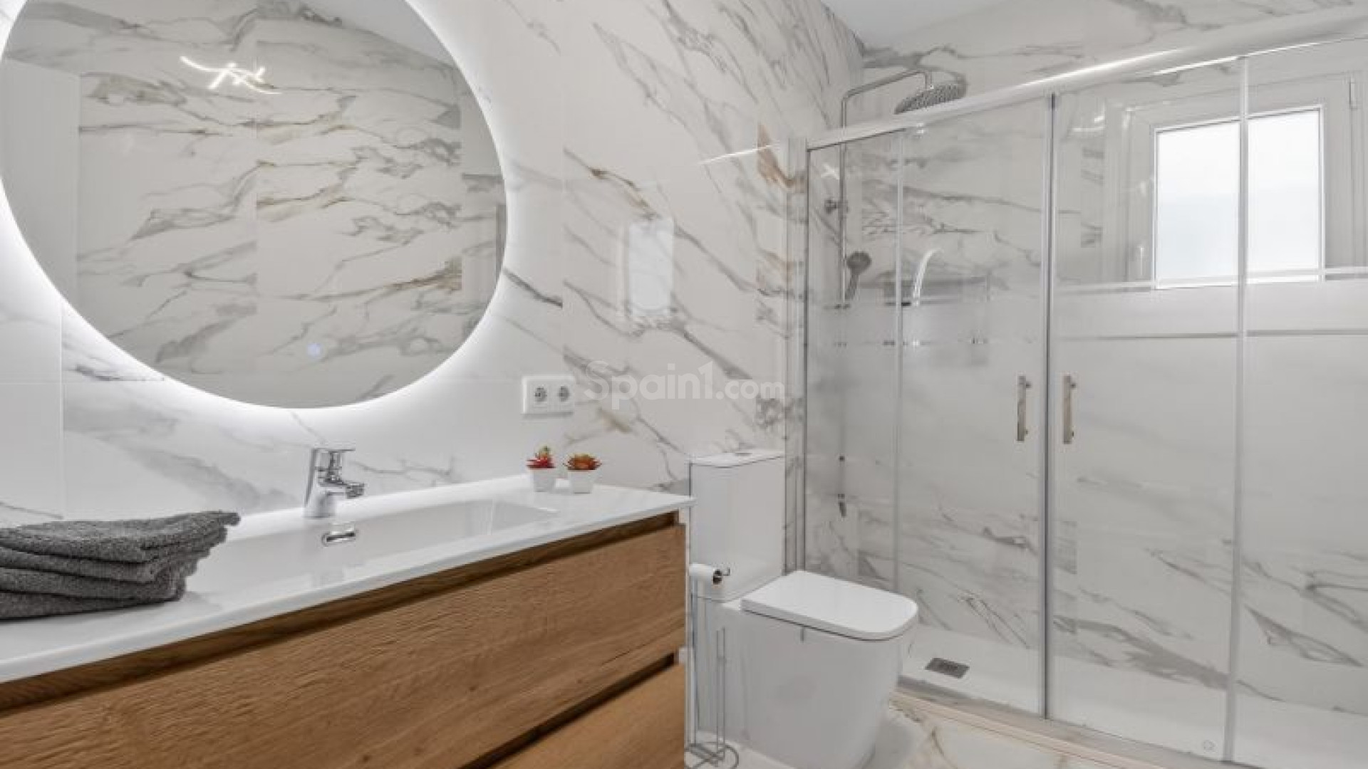 Resale - Villa -
Torrevieja