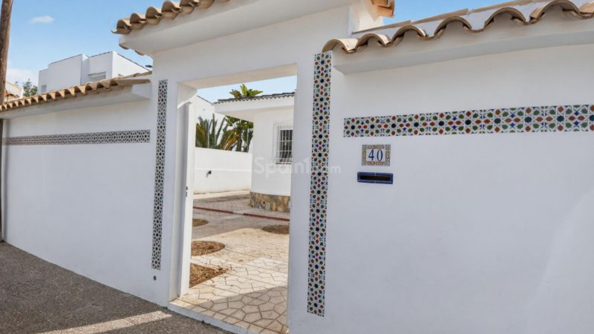 Resale - Villa -
Torrevieja