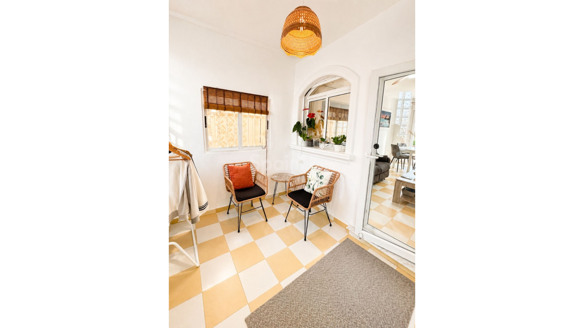 Resale - Villa -
Torrevieja
