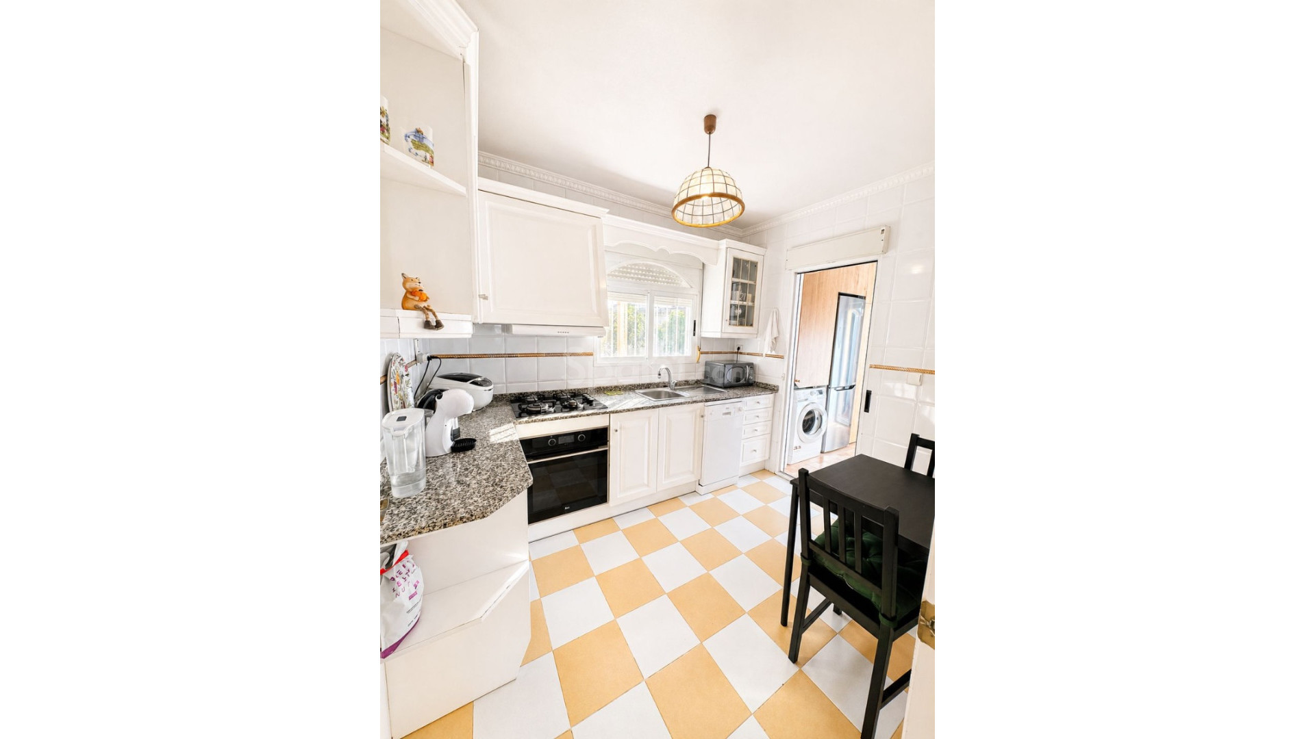 Resale - Villa -
Torrevieja