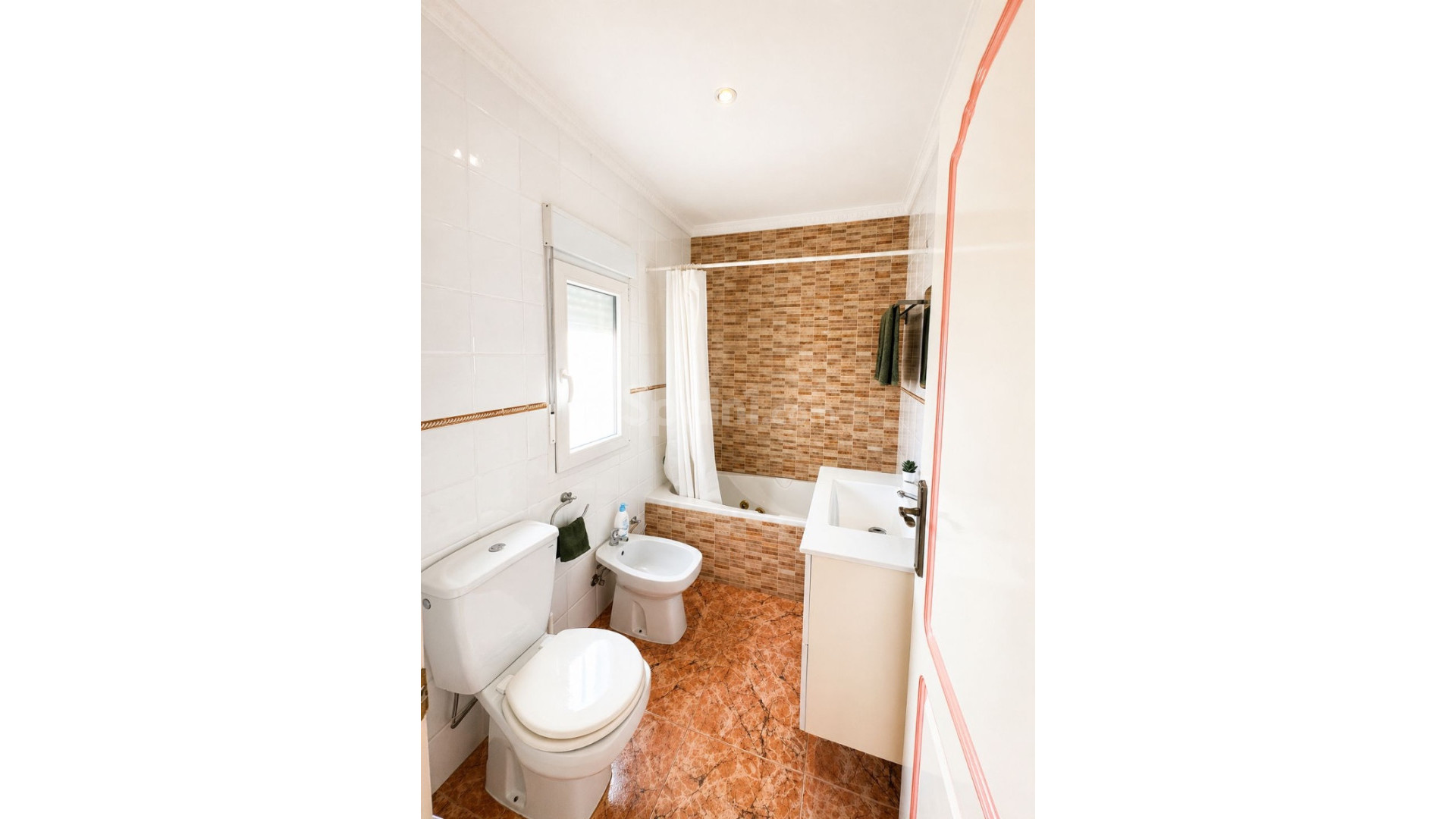 Resale - Villa -
Torrevieja