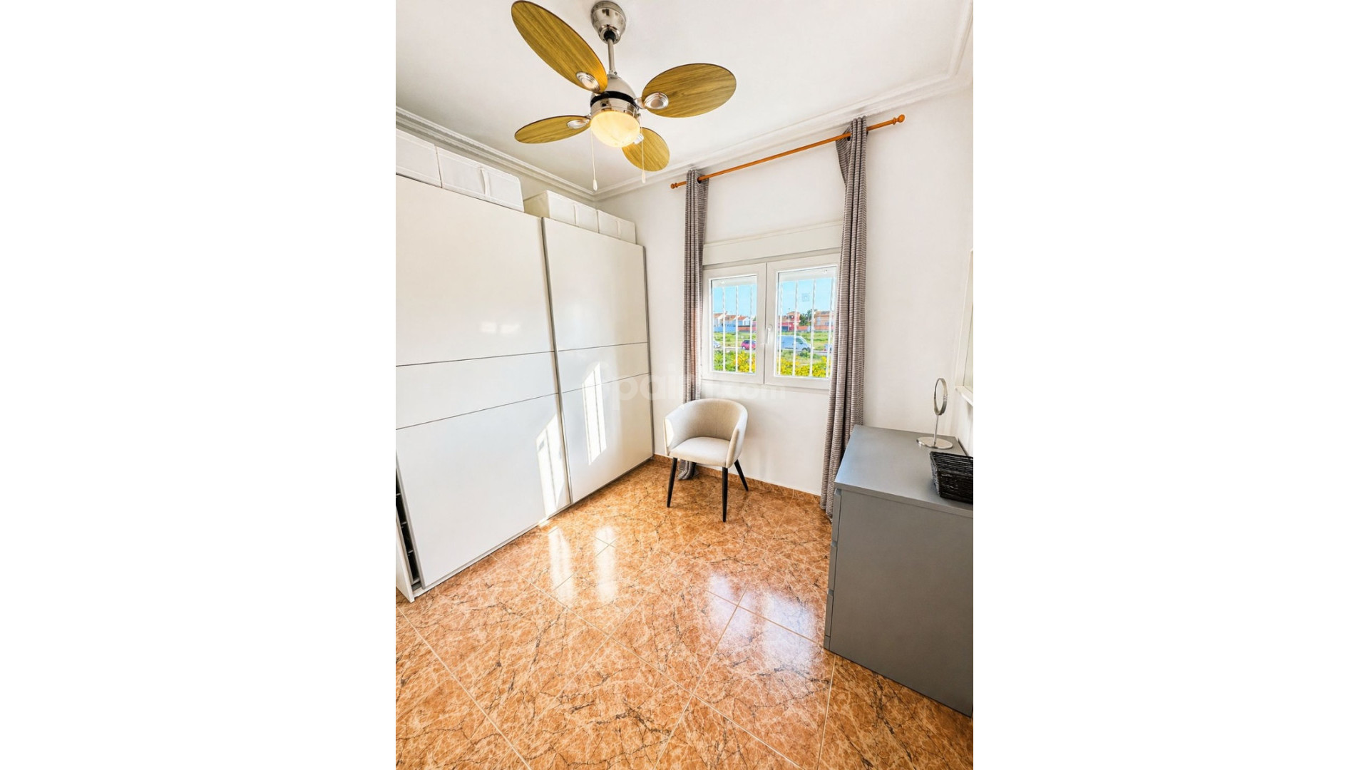 Resale - Villa -
Torrevieja