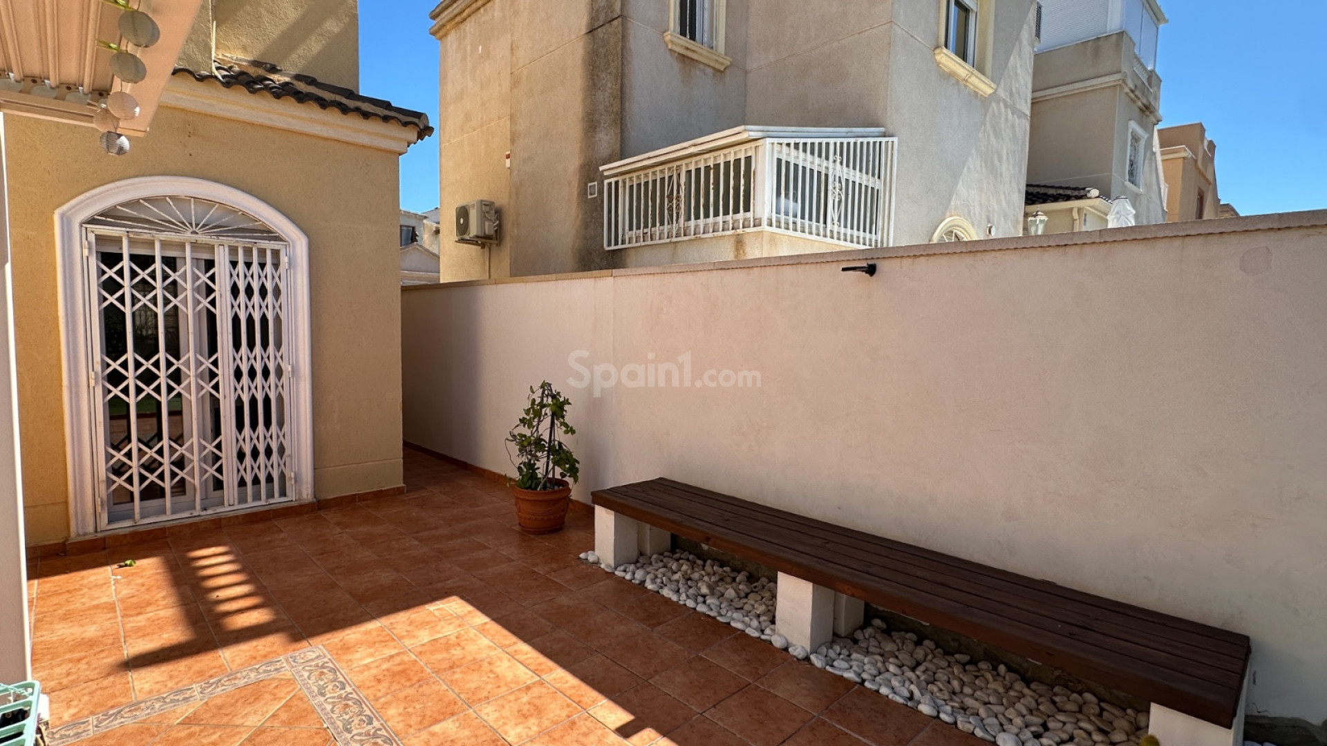 Resale - Villa -
Torrevieja