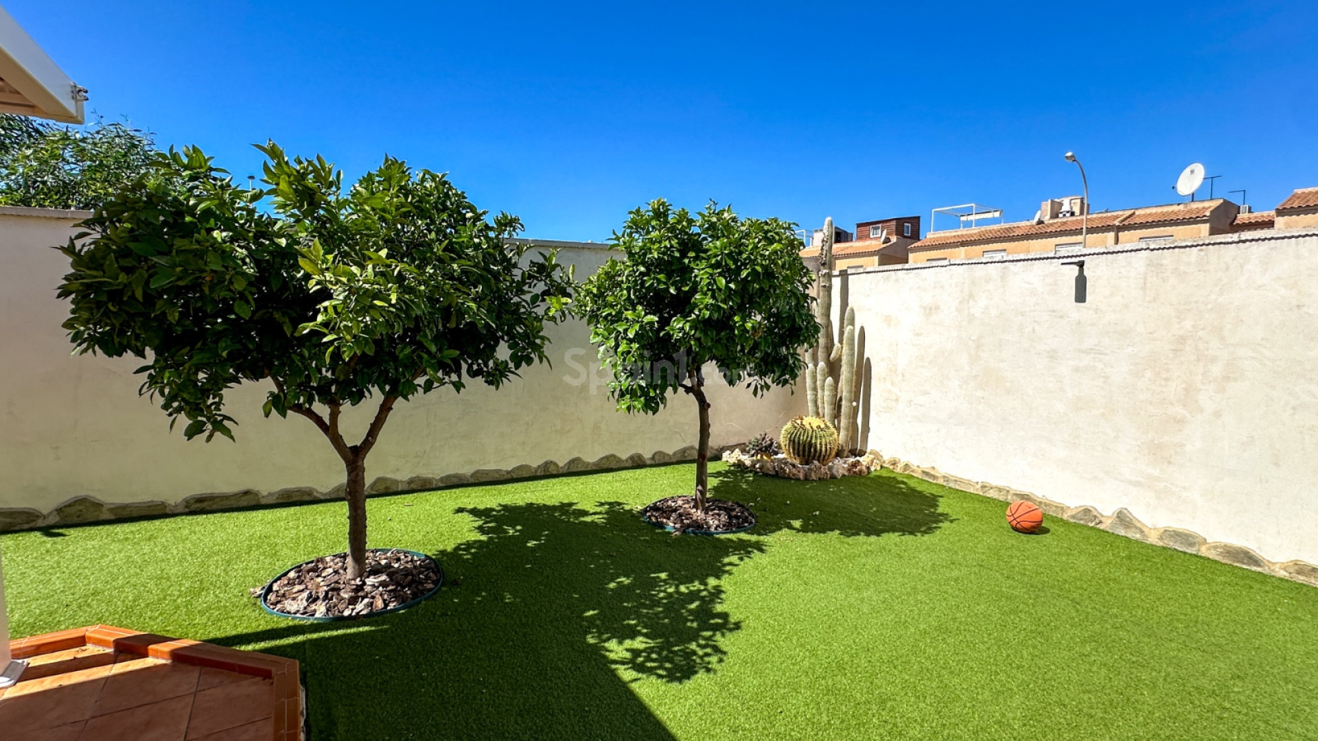 Resale - Villa -
Torrevieja