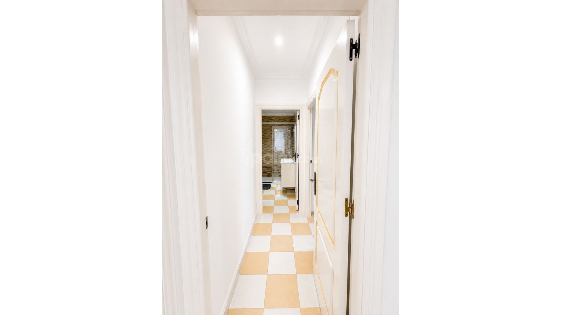 Resale - Villa -
Torrevieja
