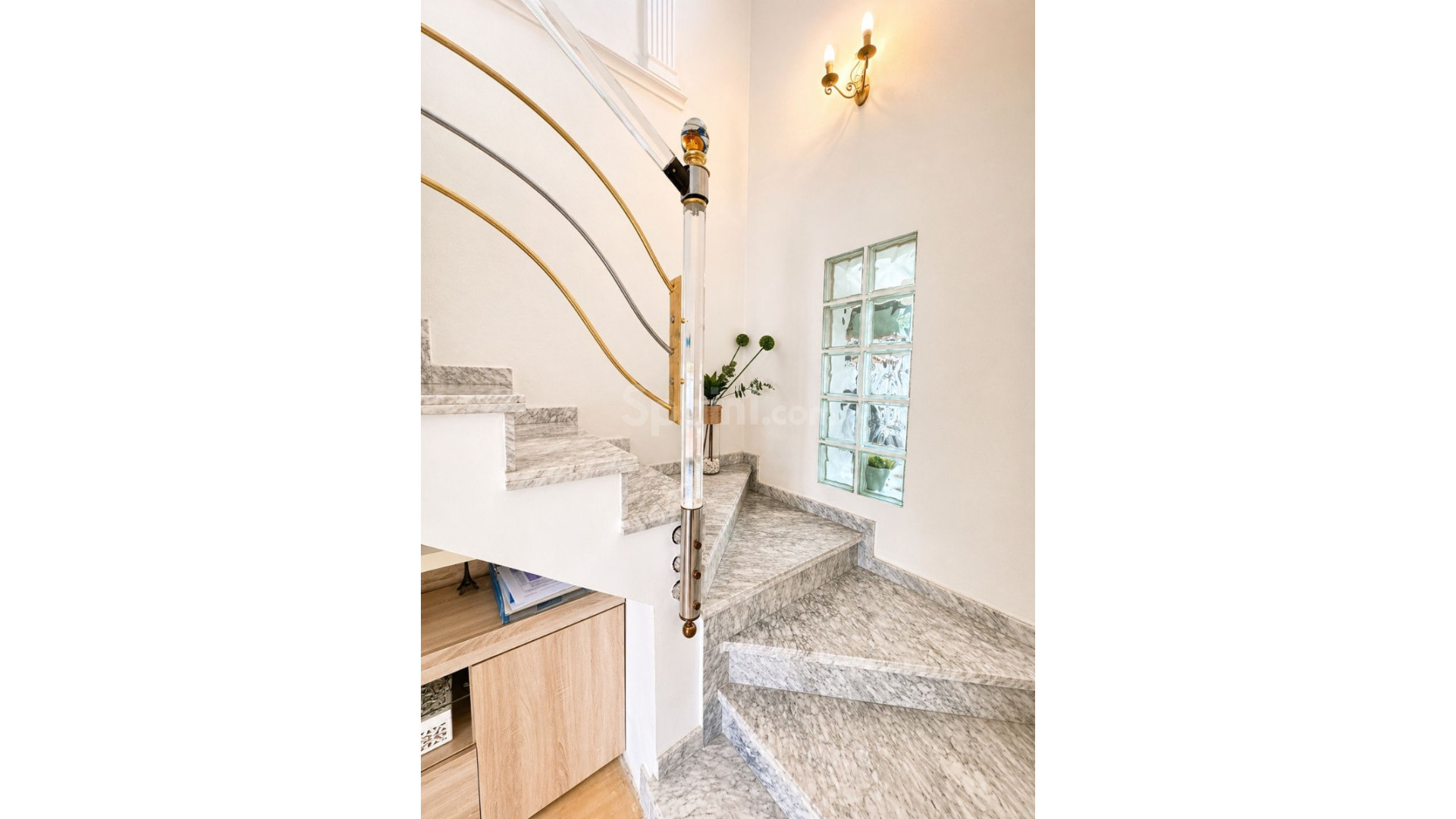 Resale - Villa -
Torrevieja