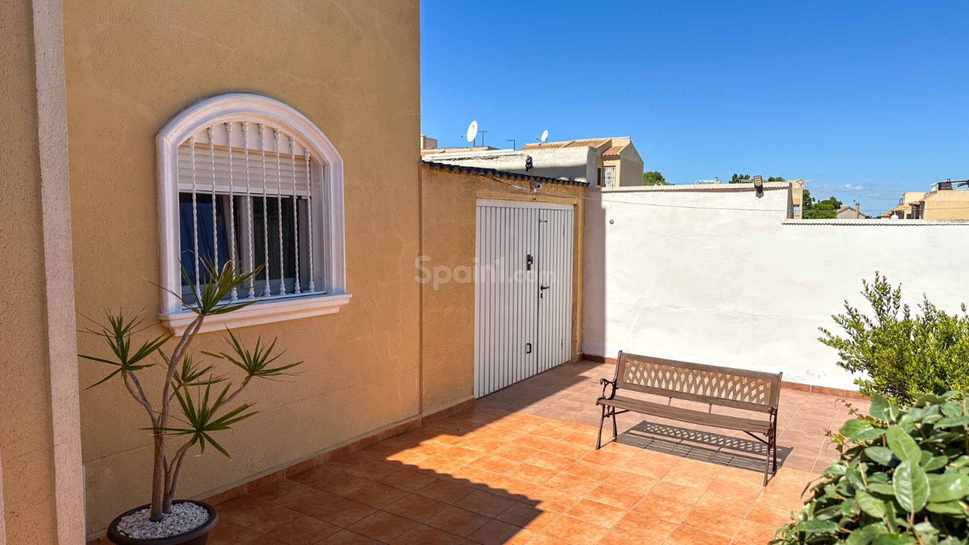 Resale - Villa -
Torrevieja