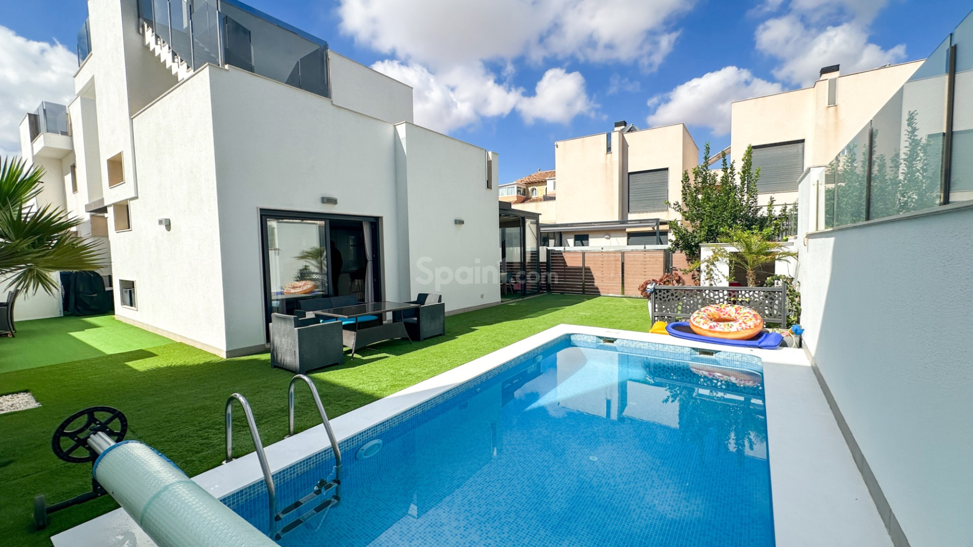 Resale - Villa -
Torrevieja