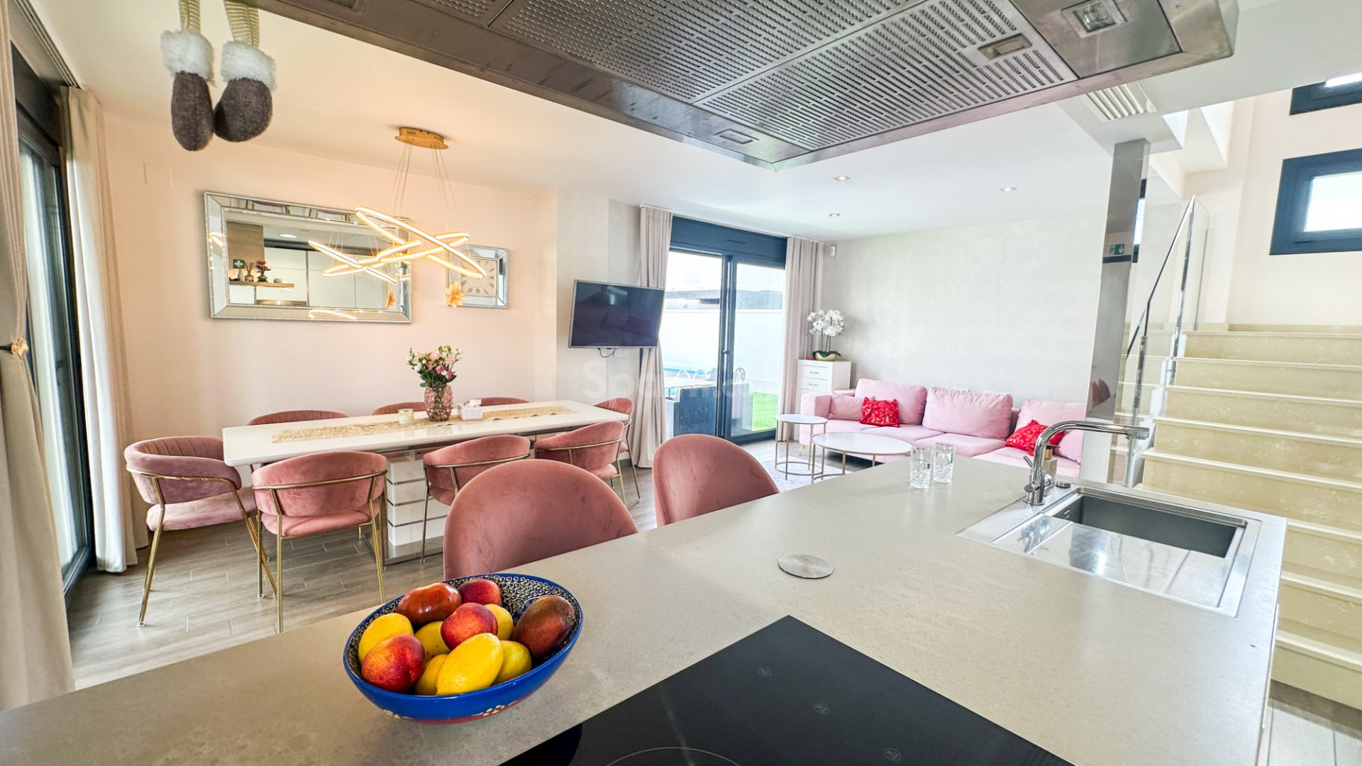 Resale - Villa -
Torrevieja