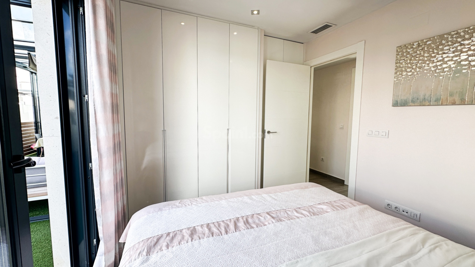 Resale - Villa -
Torrevieja