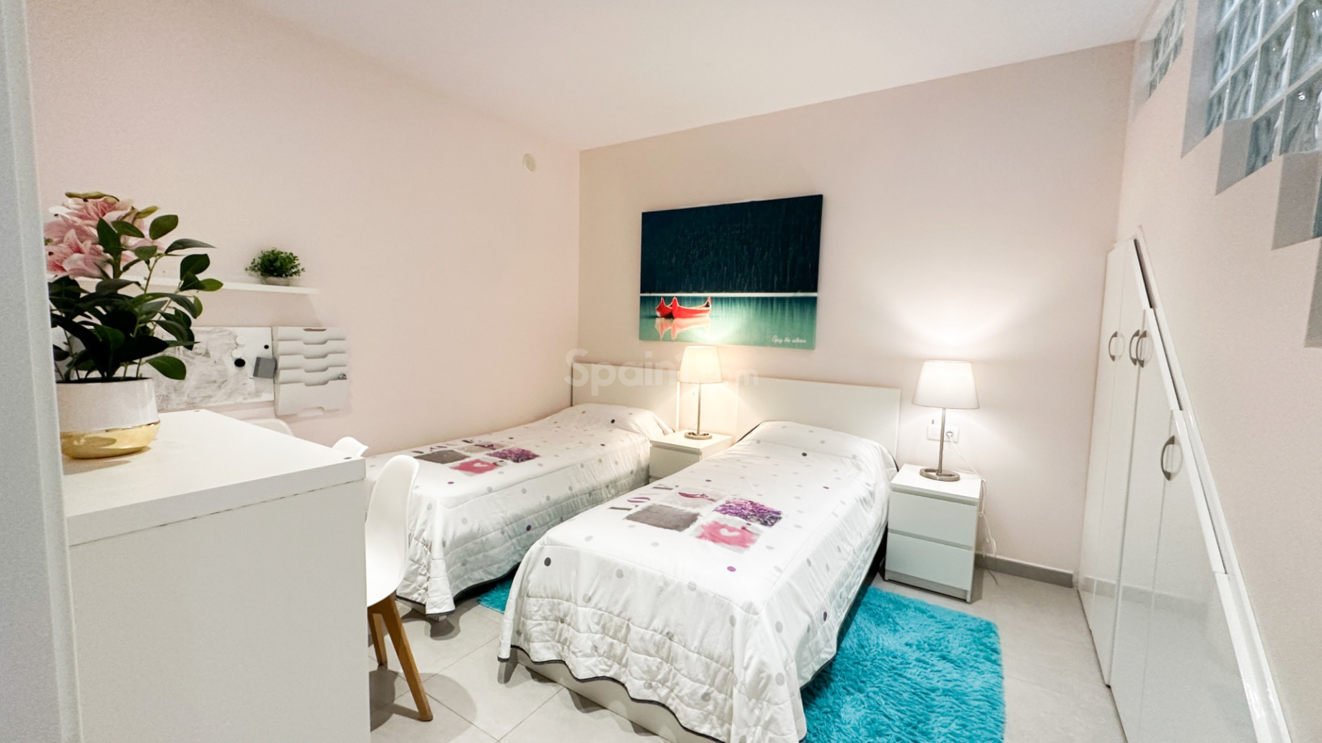 Resale - Villa -
Torrevieja
