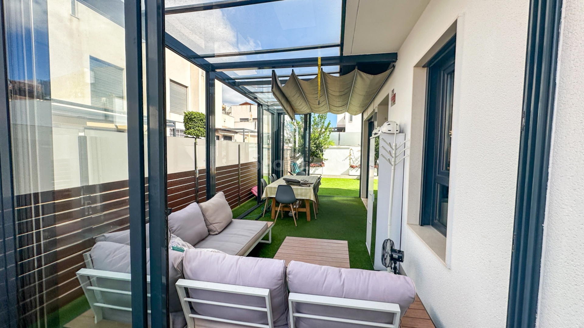 Resale - Villa -
Torrevieja